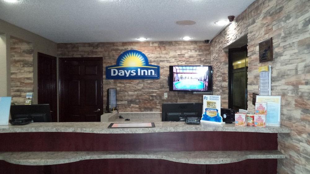 Days Inn By Wyndham Maumee/Toledo Екстериор снимка