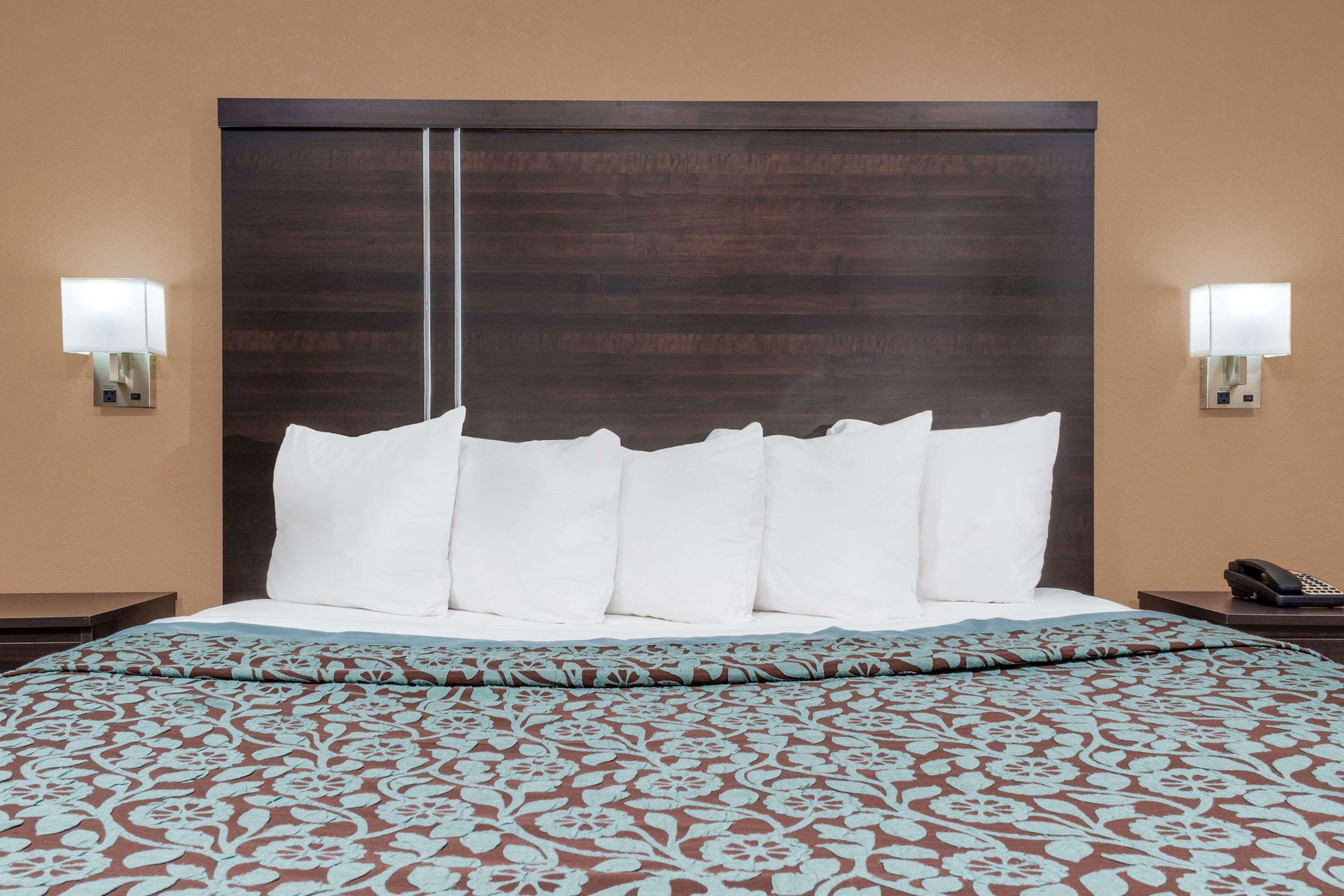 Days Inn By Wyndham Maumee/Toledo Екстериор снимка