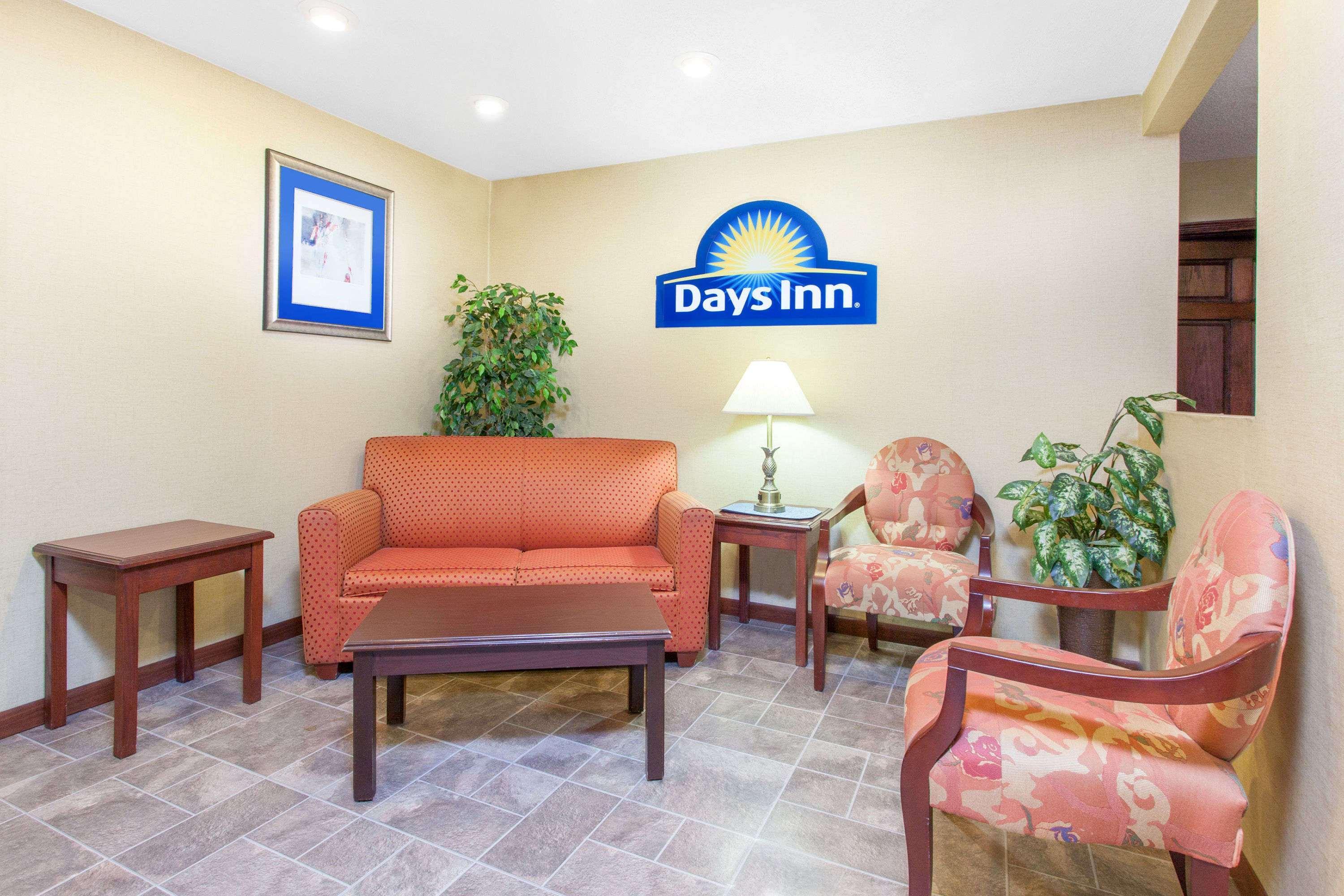 Days Inn By Wyndham Maumee/Toledo Екстериор снимка