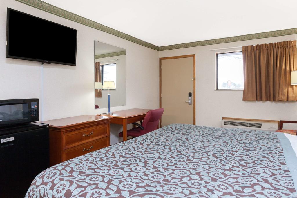 Days Inn By Wyndham Maumee/Toledo Екстериор снимка
