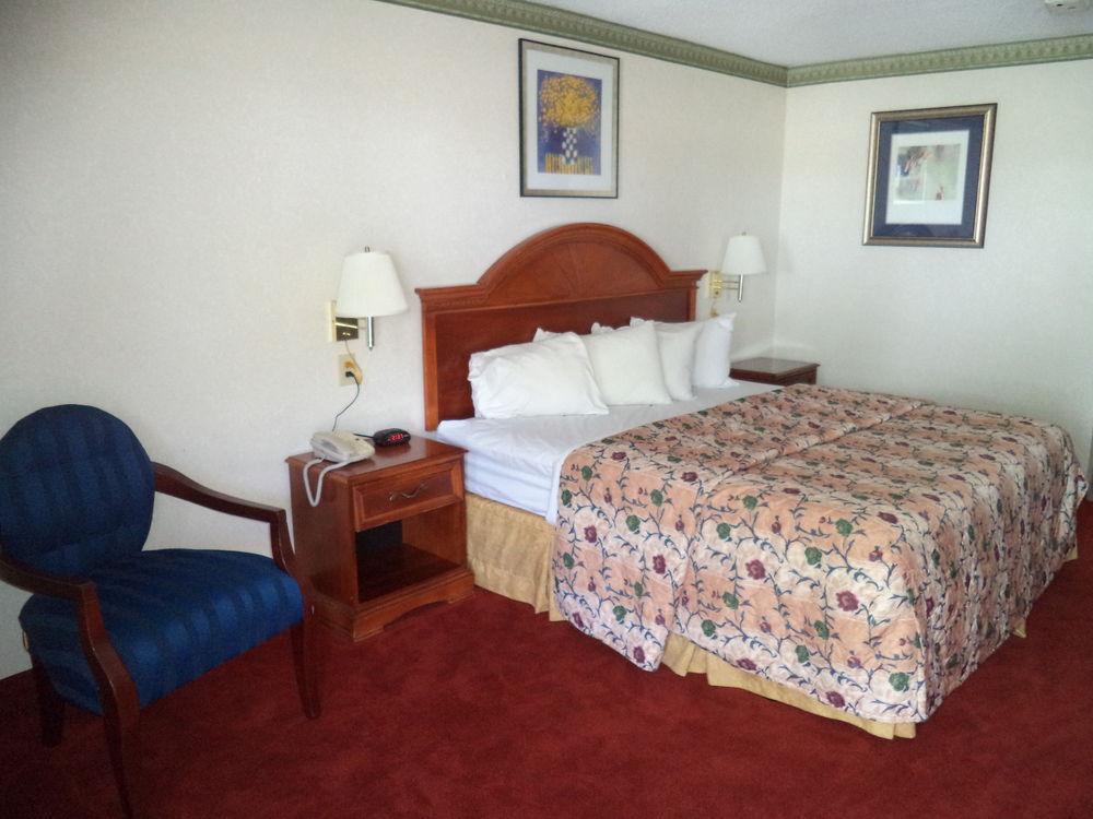 Days Inn By Wyndham Maumee/Toledo Екстериор снимка