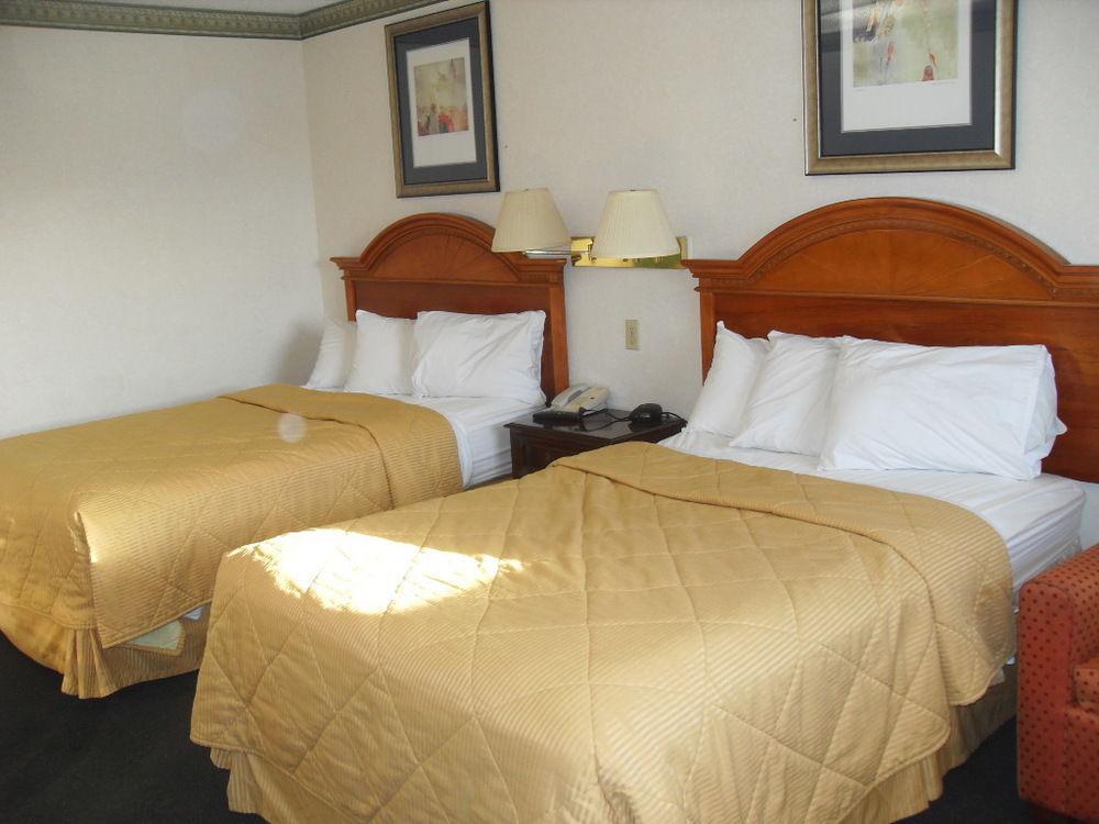 Days Inn By Wyndham Maumee/Toledo Екстериор снимка