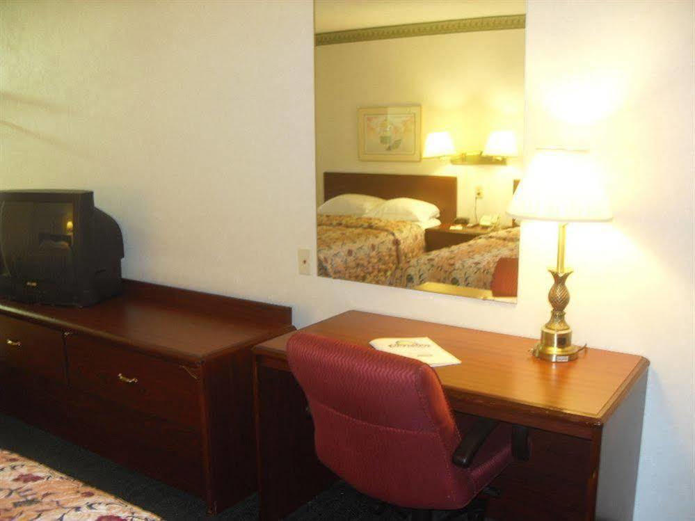 Days Inn By Wyndham Maumee/Toledo Екстериор снимка