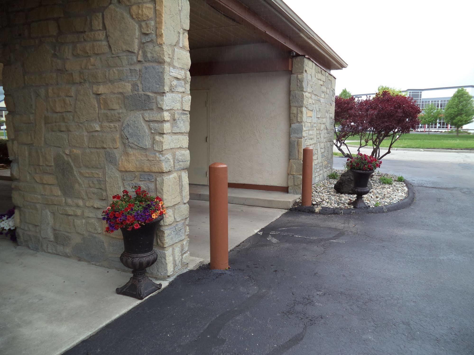 Days Inn By Wyndham Maumee/Toledo Екстериор снимка