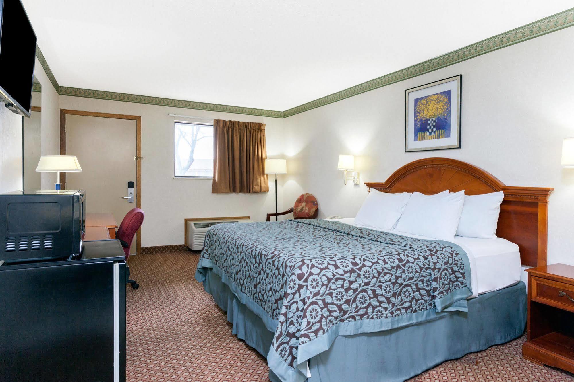 Days Inn By Wyndham Maumee/Toledo Екстериор снимка