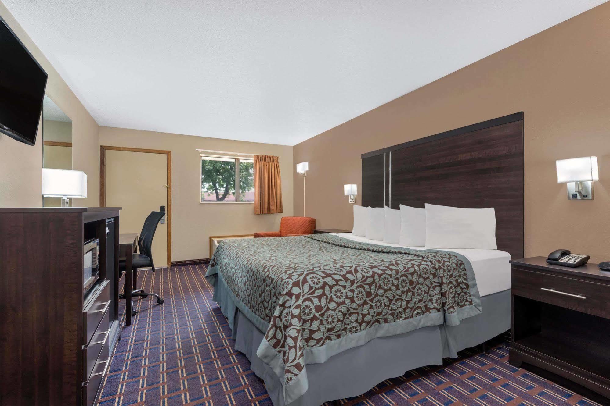 Days Inn By Wyndham Maumee/Toledo Екстериор снимка