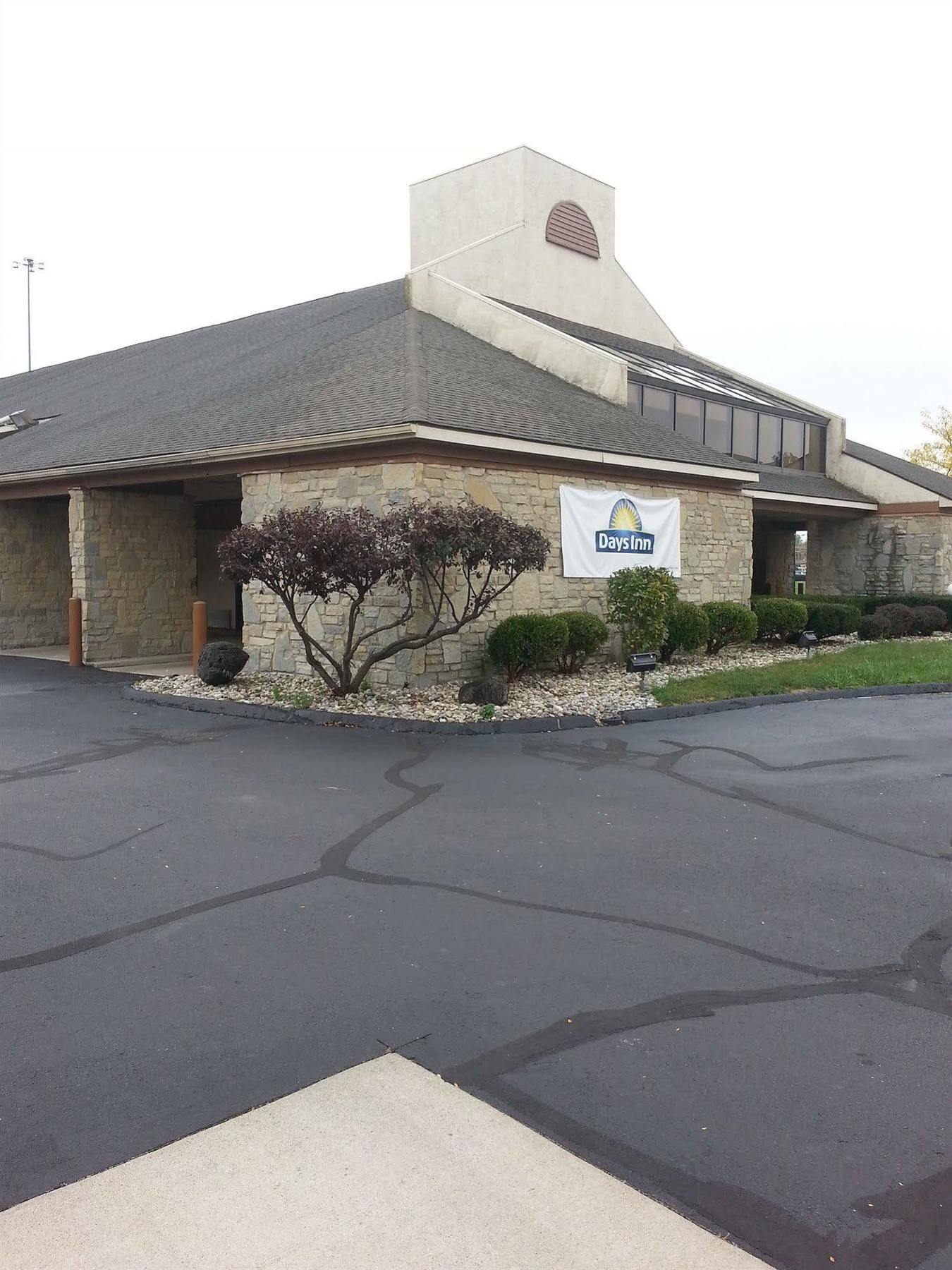 Days Inn By Wyndham Maumee/Toledo Екстериор снимка