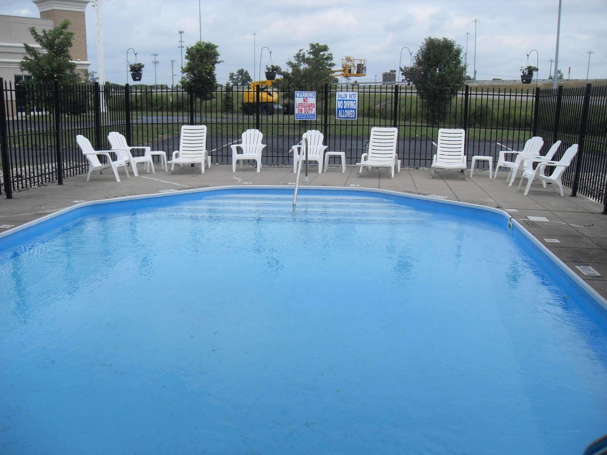 Days Inn By Wyndham Maumee/Toledo Екстериор снимка