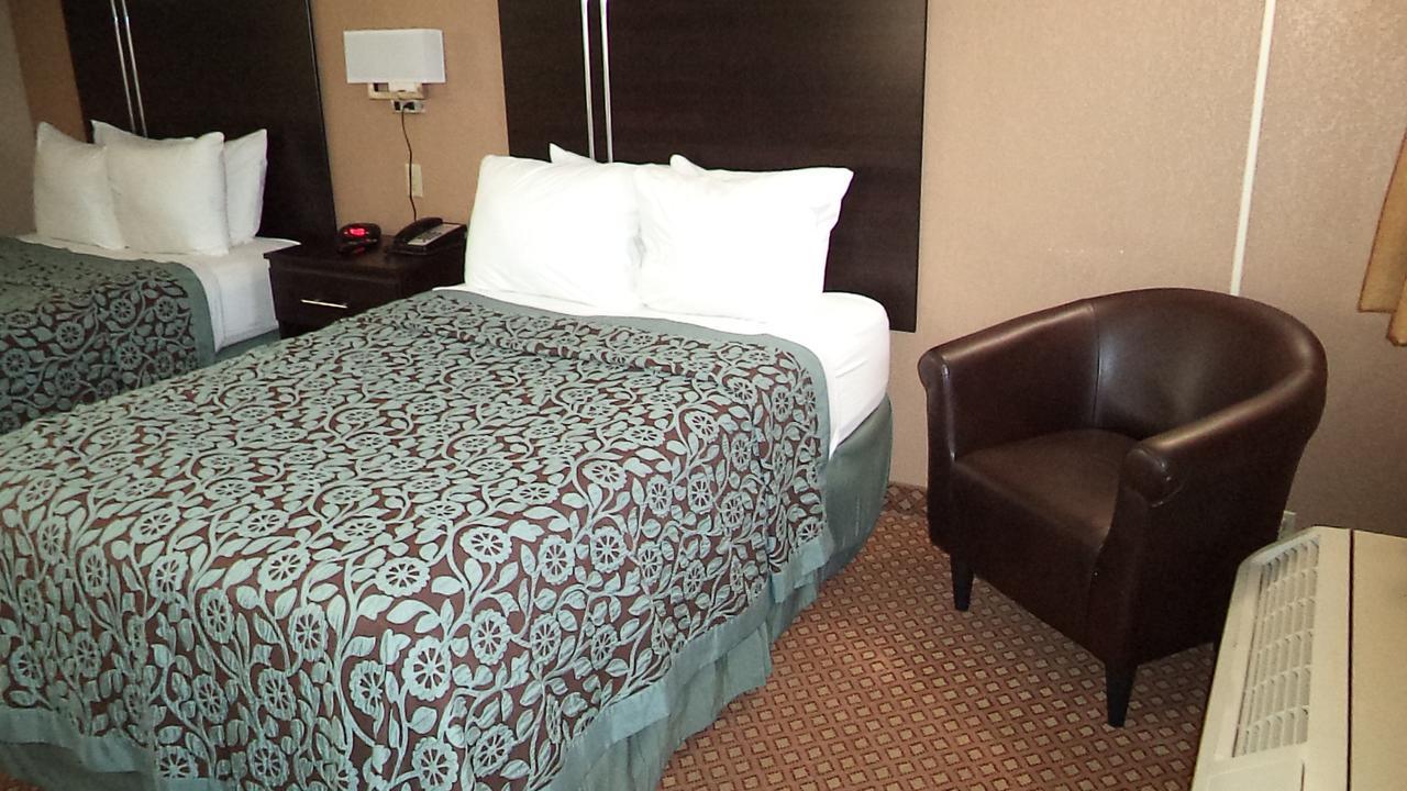 Days Inn By Wyndham Maumee/Toledo Екстериор снимка